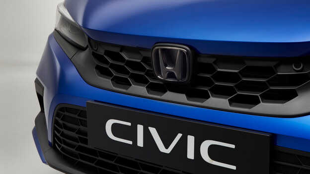 Honda Civic e:HEV mit Iluminate Titanium-Paket.