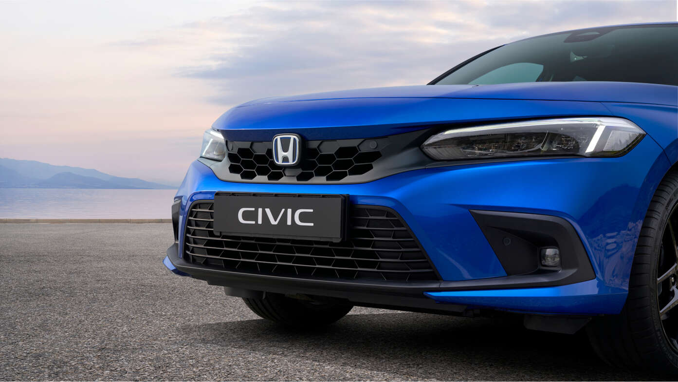 Nahaufnahme des vorderen Stoßfängers des Honda Civic e:HEV.