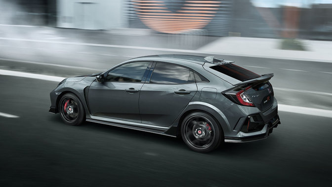 Grauer Civic Type R GT, 3/4-Heckansicht