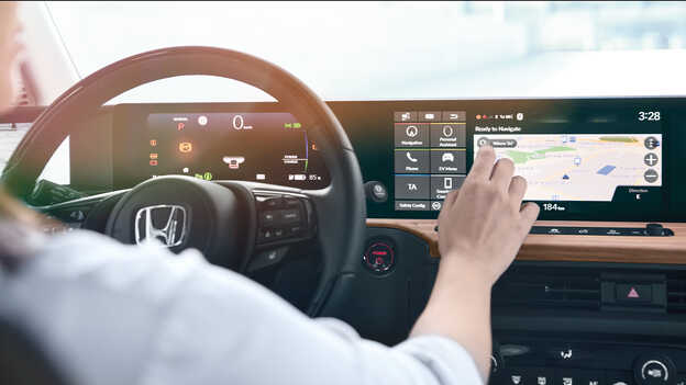 Honda e, Nahaufnahme des Infotainment-Displays.