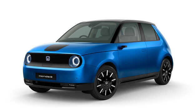 Premium Crystal Blue Metallic Honda e, 3/4-Seitenansicht.