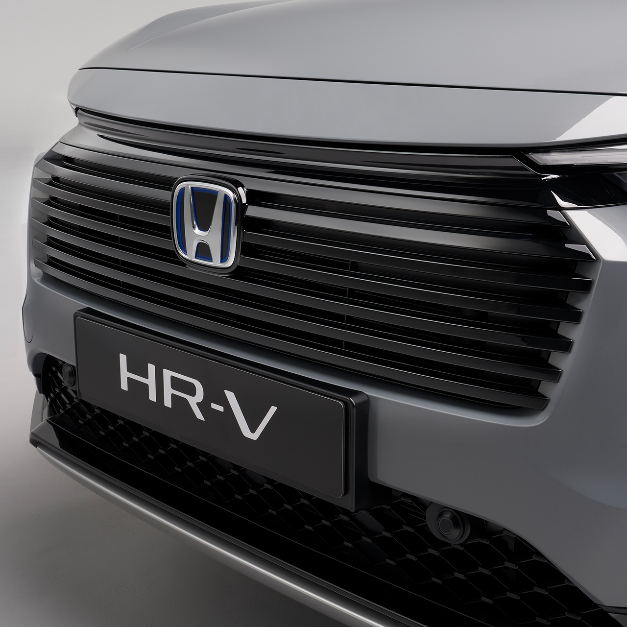 Honda HR-V, glänzend schwarzer Kühlergrill