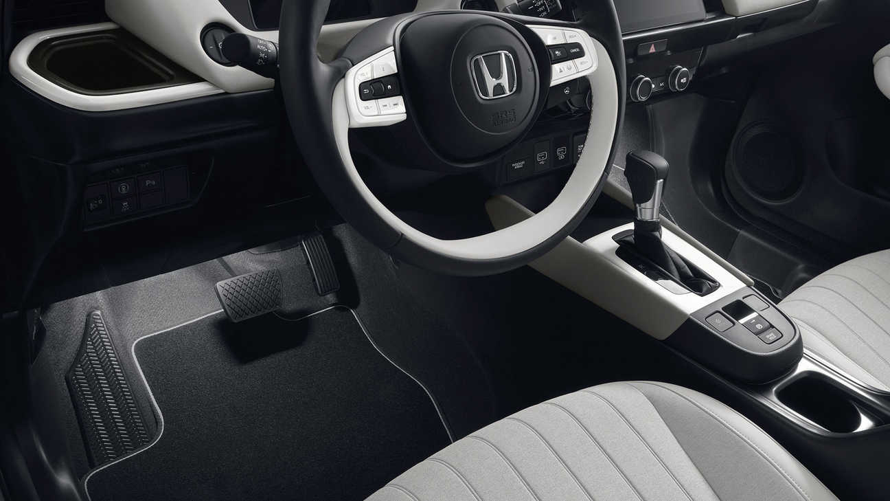 Honda Jazz Hybrid, Nahaufnahme des Innenraums mit Interieur Illuminations-/Beleuchtungs-Paket.