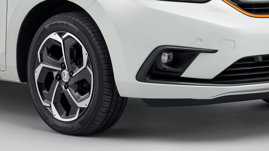 Honda Jazz Hybrid, Nahaufnahme einer Leichtmetallfelge