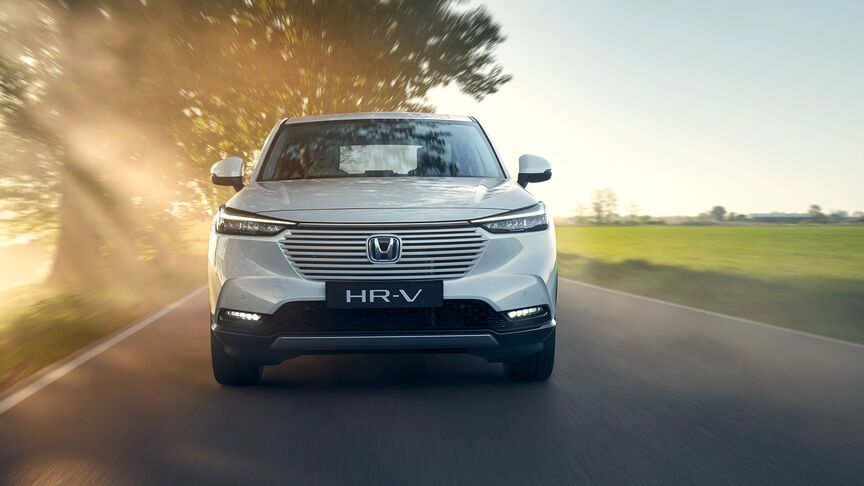Honda HR-V auf Landstrasse, Frontansicht