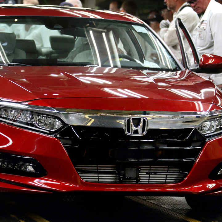 Front three-quarter Honda Accord on the production line.