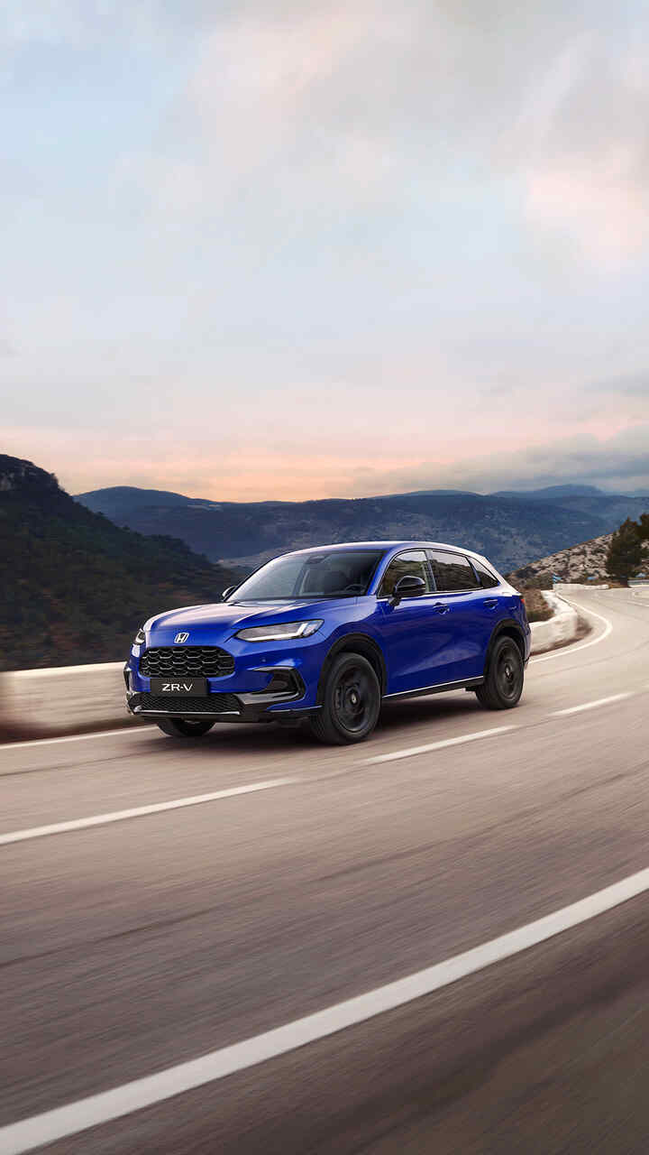 ZR-V Hybrid auf einer Bergstrasse