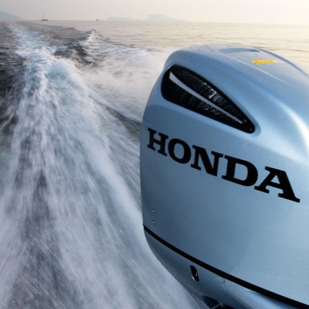 Honda Motor in Küstengewässern, Nahaufnahme