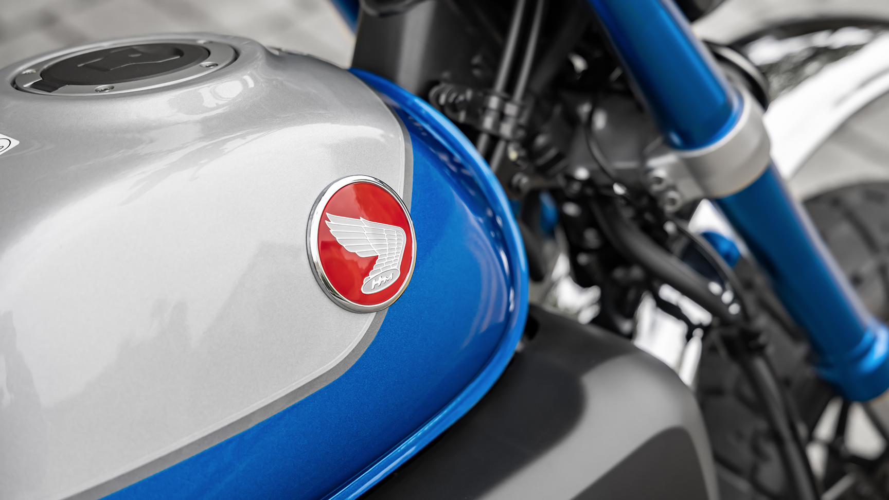 Nahaufnahme des Tanks einer Honda Monkey