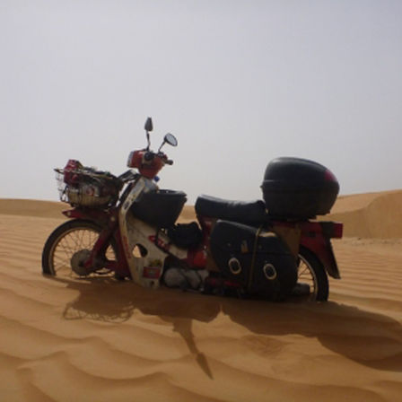 Motorrad in der Wüste