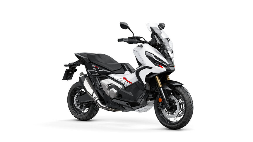 Honda NC750X, 3/4-Frontansicht von rechts, Studioaufnahme
