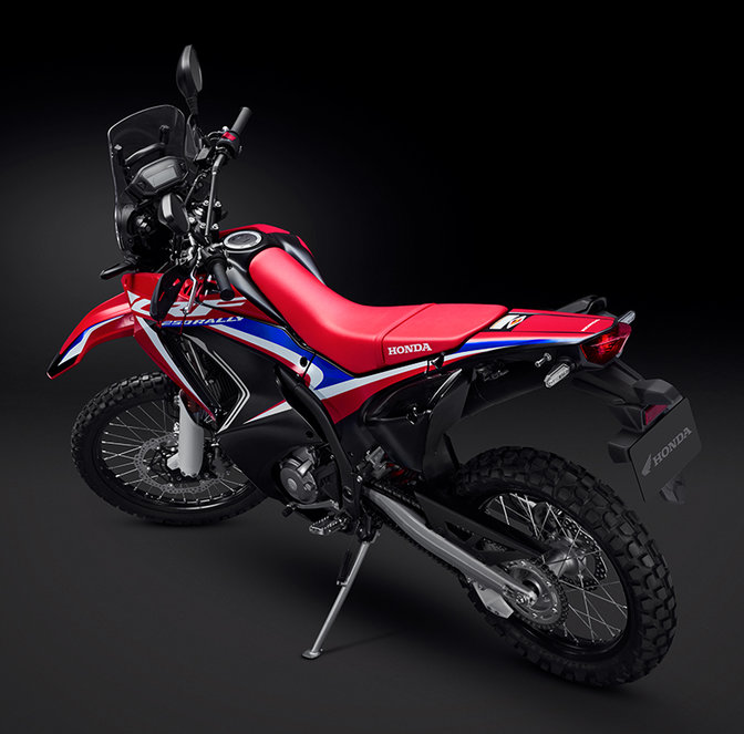 CRF250 Rally, 3/4-Heckansicht, linke Seite