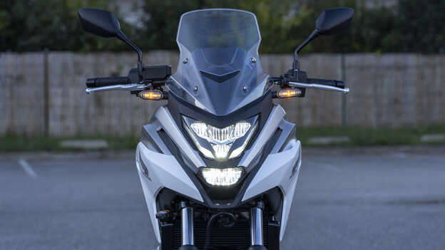 NC750X: Frontdesign und LED-Scheinwerfer