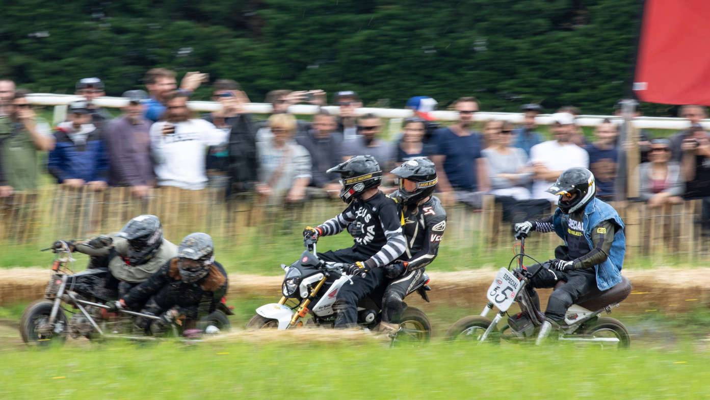 Honda MSX125 auf der Piste