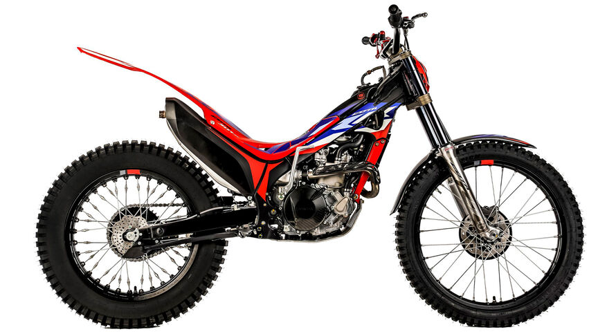 Montesa Cota 4RT 301RR, Studioaufnahme