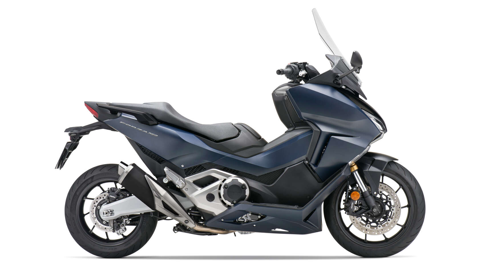 Honda Forza 750 Seitenansicht im Studio
