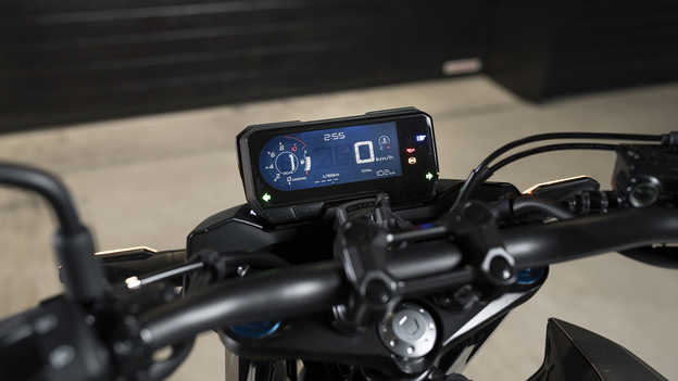 CB500F – LCD-Cockpit