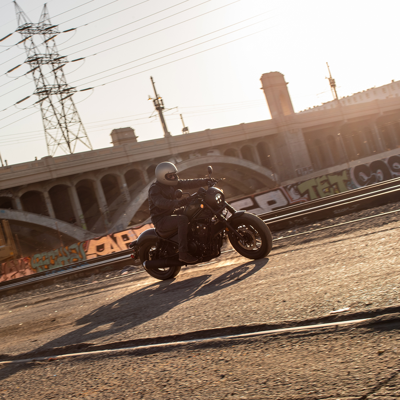 CMX500 Rebel mit Einzelfahrer
