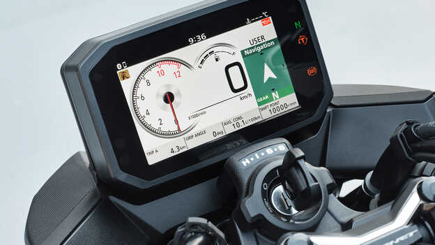 Honda CB750 Hornet TFT-Display mit Navigation.