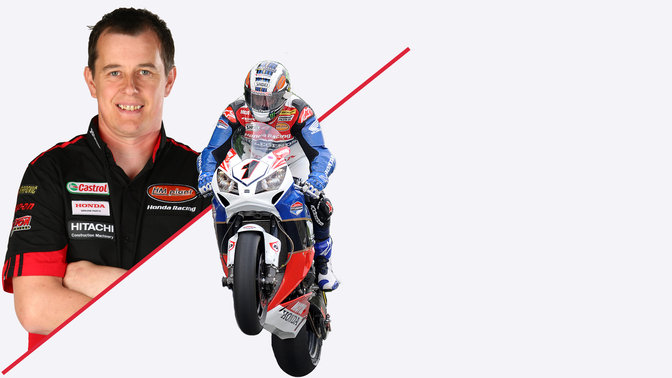 Doppelbild: Portrait von John McGuinness, 3/4-Frontansicht beim Wheelie mit einer Fireblade!