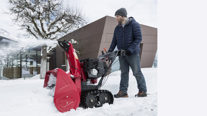 Seitenansicht der Schneefräse, Einsatz nach Modell.