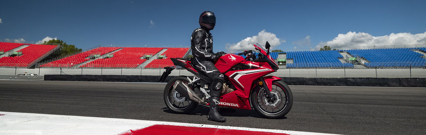 OFFREZ-VOUS LA NOUVELLE CBR500R ET PREPAREZ-VOUS A FAIRE TOURNER LES TÊTES !