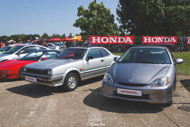 Alte Hondamodelle, ausgestellt auf der HEM 2024