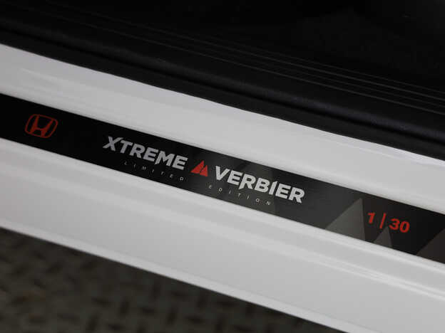 Personalisierte Türschwelle mit Xtreme Verbier Logo und Nummerierung