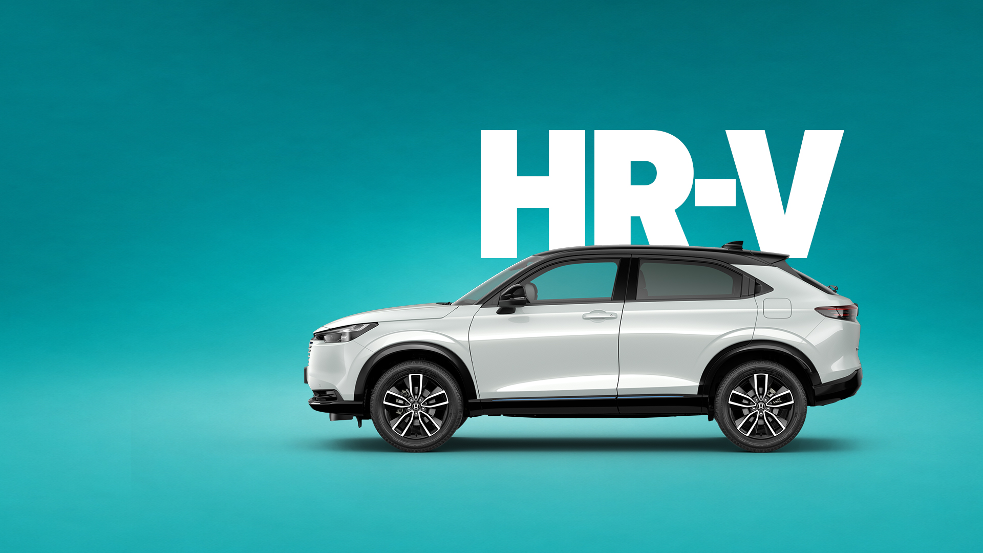 Ein weisser HR-V vor einem blauen Farbverlaufshintergrund, auf dem „HR-V“ steht