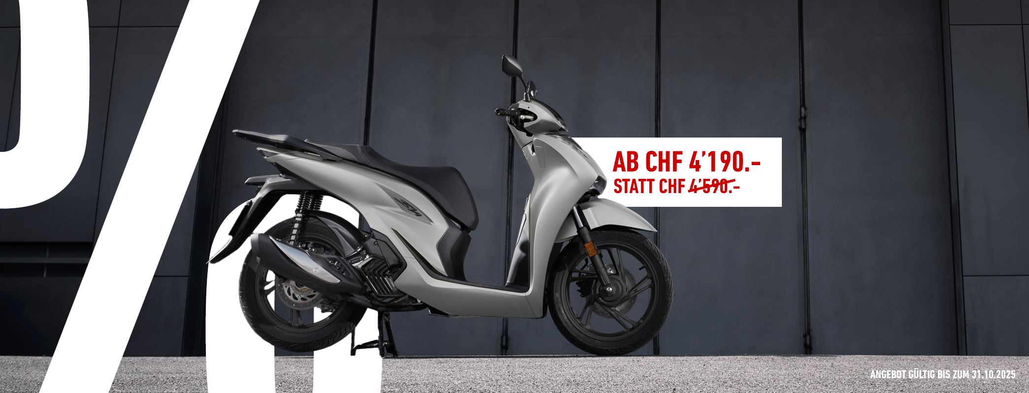 SH125 in Schwarz mit Promotion und % im Hintergrund